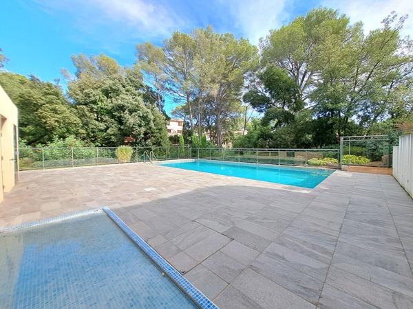 Boulouris Appartemnt 53 m² au calme , 3 pièces, plage à pied