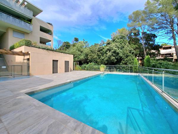 Boulouris Appartemnt 53 m² au calme , 3 pièces, plage à pied