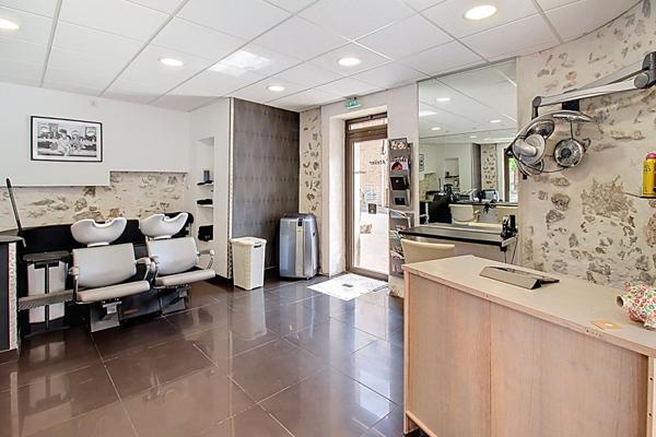 À CÉDER !FONDS DE COMMERCE SALON DE COIFFURE ! FIGANIÈRES (VAR)