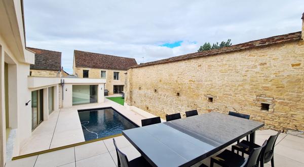 Maison
                                                                                                                                                                                                                                                                                                                        13 pièce(s)                                                                                                                                                                                                          6 chambre(s)                                                                                                                                                                                                          600  m²