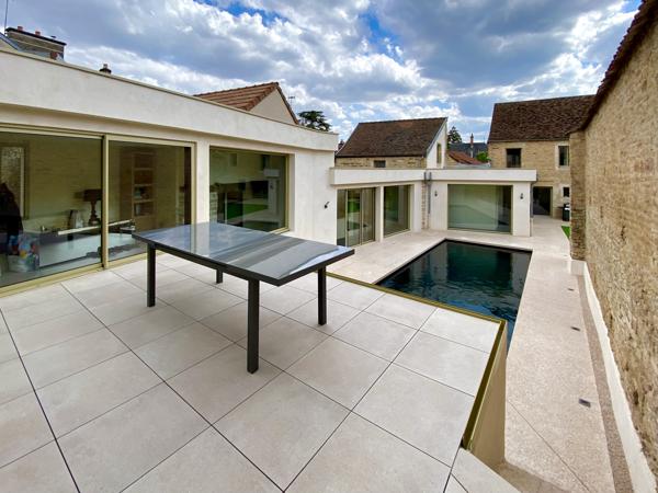 Maison
                                                                                                                                                                                                                                                                                                                        13 pièce(s)                                                                                                                                                                                                          6 chambre(s)                                                                                                                                                                                                          600  m²