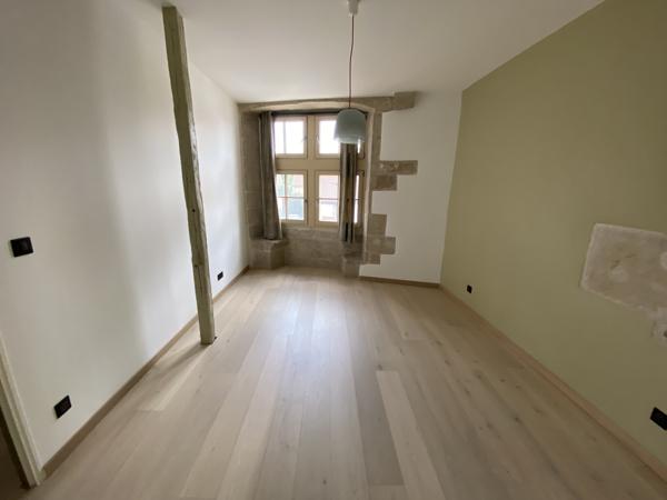 Maison
                                                                                                                                                                                                                                                                                                                        13 pièce(s)                                                                                                                                                                                                          6 chambre(s)                                                                                                                                                                                                          600  m²