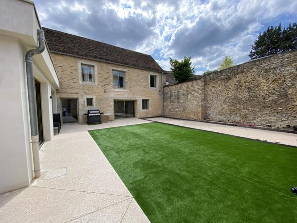 Maison
                                                                                                                                                                                                                                                                                                                        13 pièce(s)                                                                                                                                                                                                          6 chambre(s)                                                                                                                                                                                                          600  m²