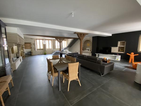 Maison
                                                                                                                                                                                                                                                                                                                        13 pièce(s)                                                                                                                                                                                                          6 chambre(s)                                                                                                                                                                                                          600  m²
