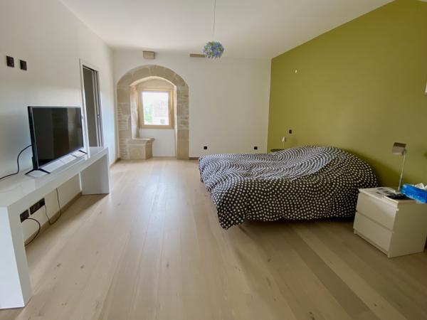 Maison
                                                                                                                                                                                                                                                                                                                        13 pièce(s)                                                                                                                                                                                                          6 chambre(s)                                                                                                                                                                                                          600  m²