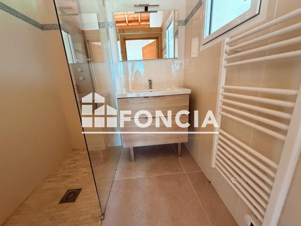 Location Maison 6 pièces 217.16 m² - 10 AVENUE DE VACQUEY Salleboeuf 33370