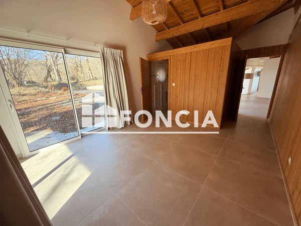 Location Maison 6 pièces 217.16 m² - 10 AVENUE DE VACQUEY Salleboeuf 33370