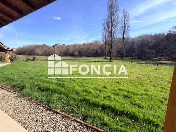 Location Maison 6 pièces 217.16 m² - 10 AVENUE DE VACQUEY Salleboeuf 33370