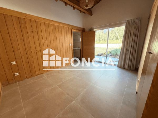 Location Maison 6 pièces 217.16 m² - 10 AVENUE DE VACQUEY Salleboeuf 33370