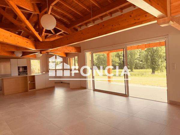 Location Maison 6 pièces 217.16 m² - 10 AVENUE DE VACQUEY Salleboeuf 33370