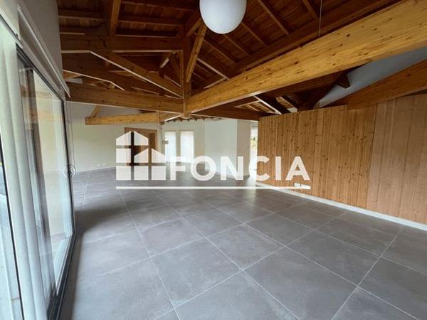 Location Maison 6 pièces 217.16 m² - 10 AVENUE DE VACQUEY Salleboeuf 33370