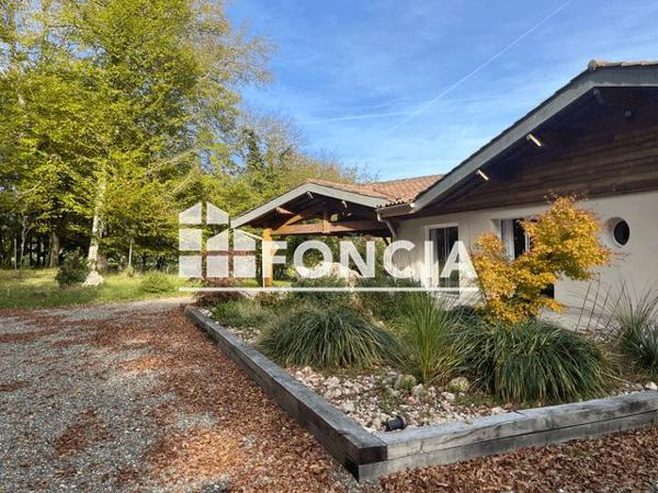 Location Maison 6 pièces 217.16 m² - 10 AVENUE DE VACQUEY Salleboeuf 33370