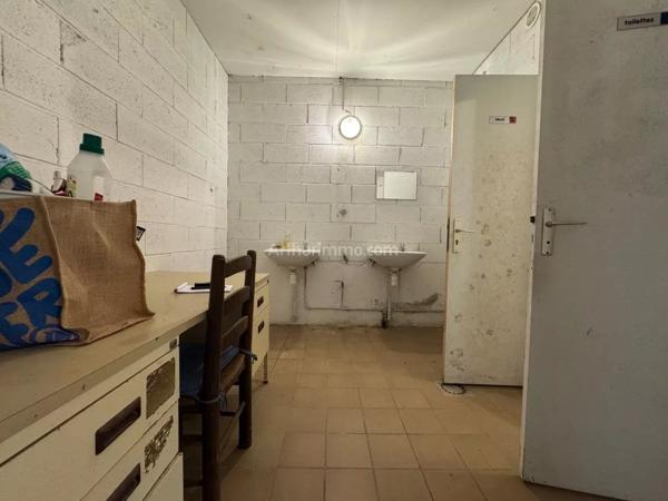 Location                                                      Local commercial
                        
                     2 pièces                      218 m2                     à Jonchery-sur-Vesle
