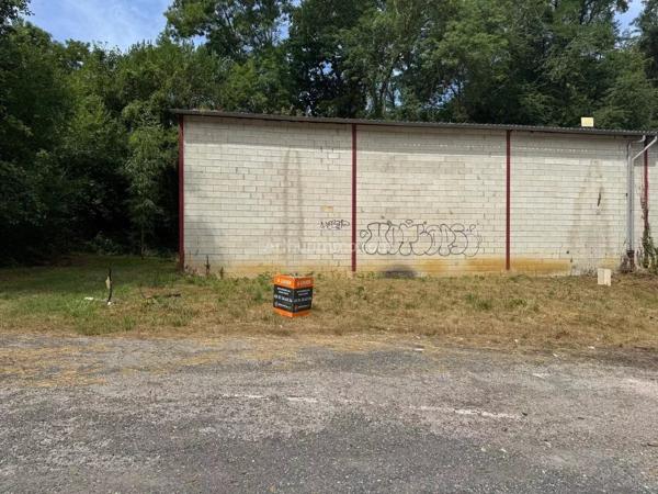 Location                                                      Local commercial
                        
                     2 pièces                      218 m2                     à Jonchery-sur-Vesle