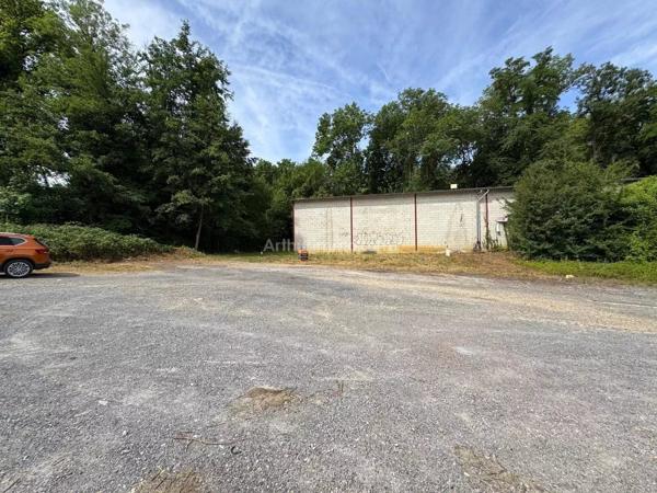 Location                                                      Local commercial
                        
                     2 pièces                      218 m2                     à Jonchery-sur-Vesle