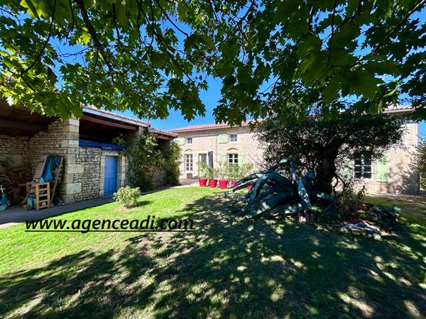 Maison La Creche 5 pièce(s) 159 m2, La creche 79260