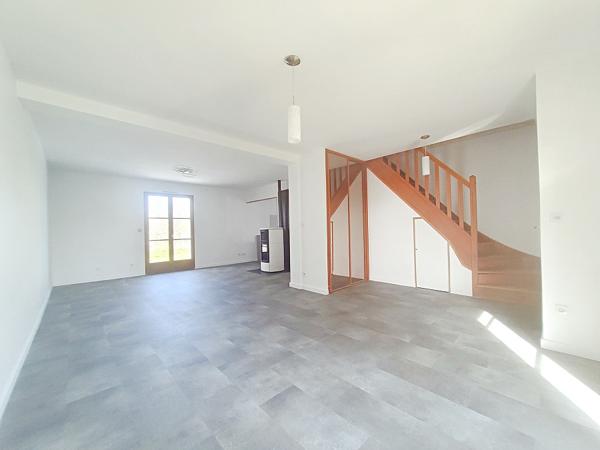 MAISON FAMILIALE 8 PIECES ORCEMONT 163 M²