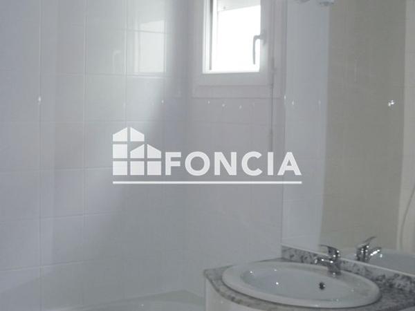 Location Appartement 4 pièces 88.82 m² - 15 RUE DU GAL DE GAULLE Guingamp 22200