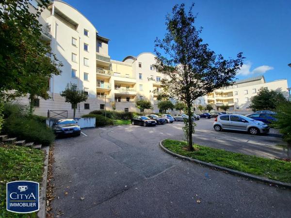Appartement à louer 3 pièces 62.85m² Elbeuf (76500)