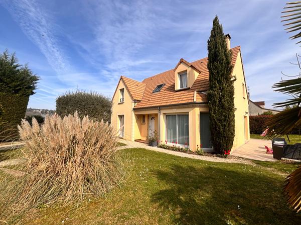 Maison individuelle sur 1003m2 - DPE C - avec piscine