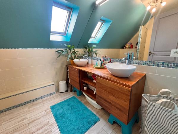 Maison individuelle sur 1003m2 - DPE C - avec piscine