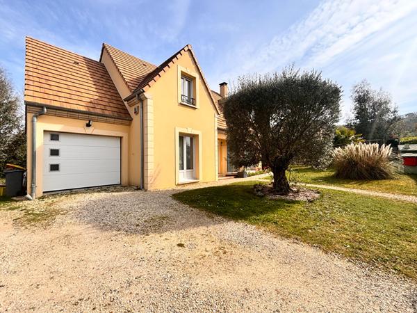 Maison individuelle sur 1003m2 - DPE C - avec piscine