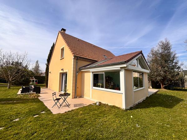 Maison individuelle sur 1003m2 - DPE C - avec piscine