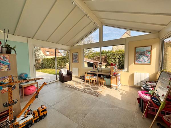 Maison individuelle sur 1003m2 - DPE C - avec piscine