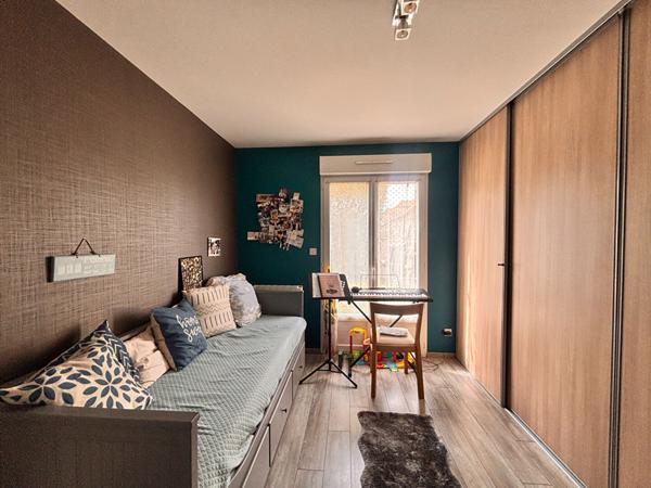 Maison individuelle sur 1003m2 - DPE C - avec piscine