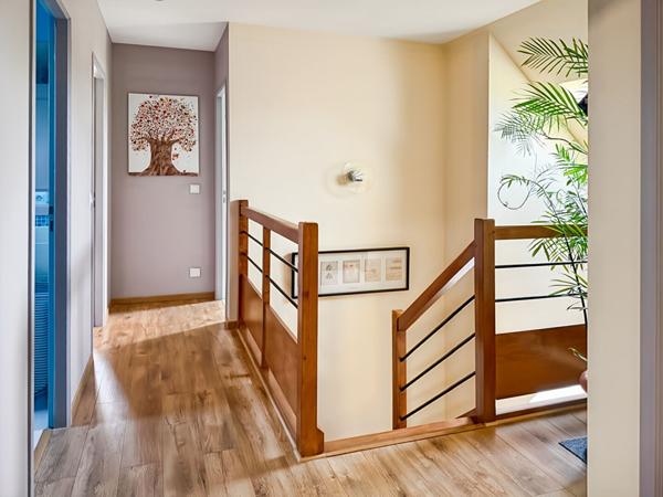 Maison individuelle sur 1003m2 - DPE C - avec piscine