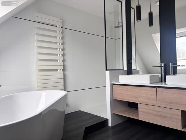 Maison à vendre à Saint-Saturnin dans la Sarthe (72650), ref : LMY/LED