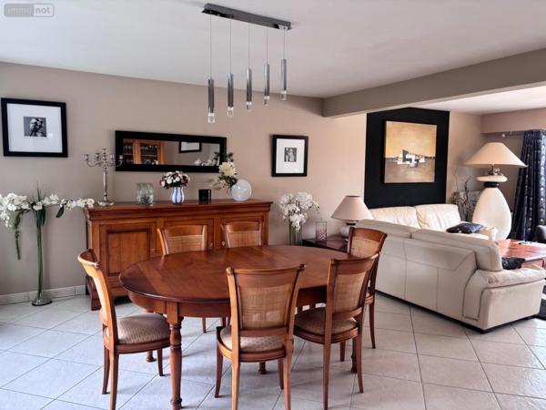 Maison à vendre à Saint-Saturnin dans la Sarthe (72650), ref : LMY/LED