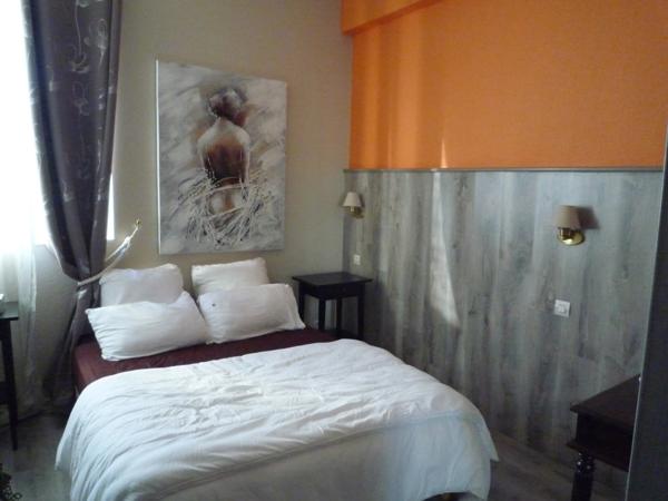 CONDE EN BRIE (02) à vendre murs d'un restaurant avec matériel, 7 chambres meublées et un appartement.