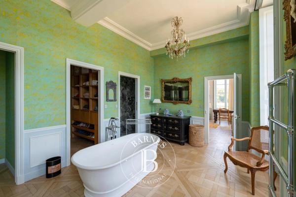 Fontainebleau, Château 17 Chambres -  1 200 m² à vendre