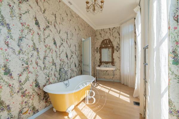 Fontainebleau, Château 17 Chambres -  1 200 m² à vendre