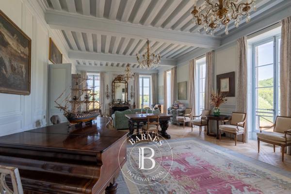 Fontainebleau, Château 17 Chambres -  1 200 m² à vendre