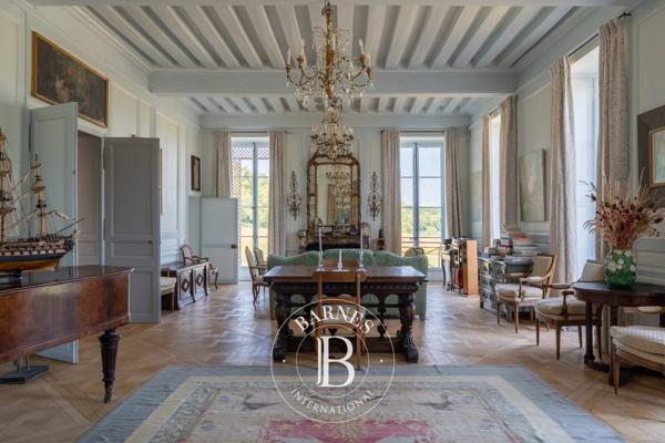 Fontainebleau, Château 17 Chambres -  1 200 m² à vendre