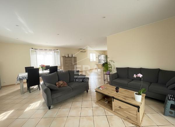 À VENDRE À CLAIRA : maison individuelle 6 pièces avec piscine et garage