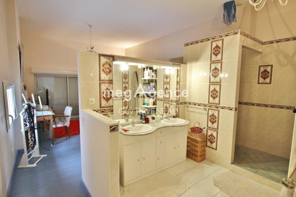 Maison à Longué-Jumelles, 49160 - 11 pièces 395m²