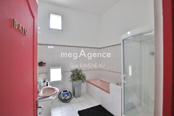 Maison à Longué-Jumelles, 49160 - 11 pièces 395m²