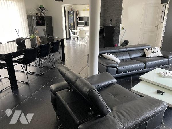 A 10 minutes au Nord-Ouest de SOISSONS - Très beau pavillon d'environ 120 m² habitable avec jardin