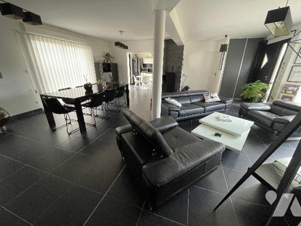 A 10 minutes au Nord-Ouest de SOISSONS - Très beau pavillon d'environ 120 m² habitable avec jardin