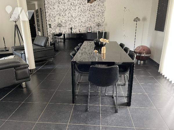 A 10 minutes au Nord-Ouest de SOISSONS - Très beau pavillon d'environ 120 m² habitable avec jardin