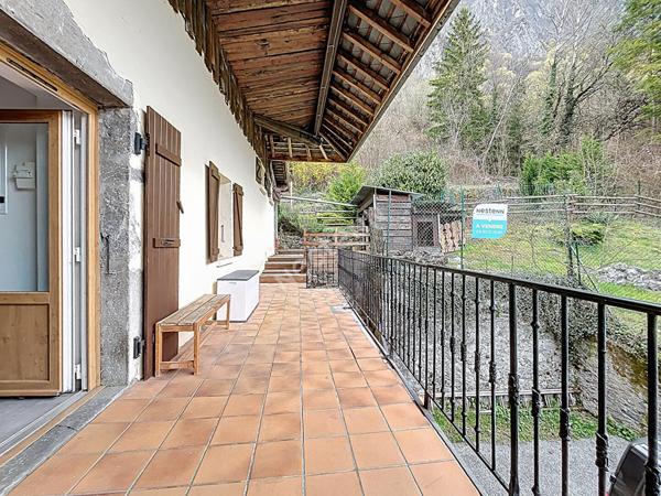 FAVERGES SEYTHENEX _ Maison de 190 m² à rénover avec jardin