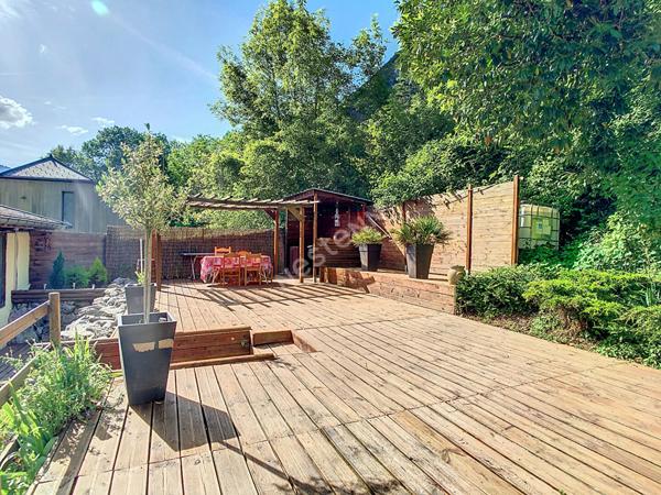 FAVERGES SEYTHENEX _ Maison de 190 m² à rénover avec jardin