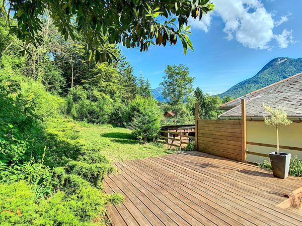 FAVERGES SEYTHENEX _ Maison de 190 m² à rénover avec jardin