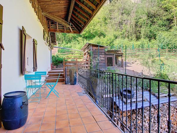 FAVERGES SEYTHENEX _ Maison de 190 m² à rénover avec jardin