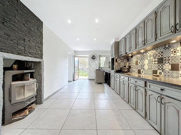 FAVERGES SEYTHENEX _ Maison de 190 m² à rénover avec jardin