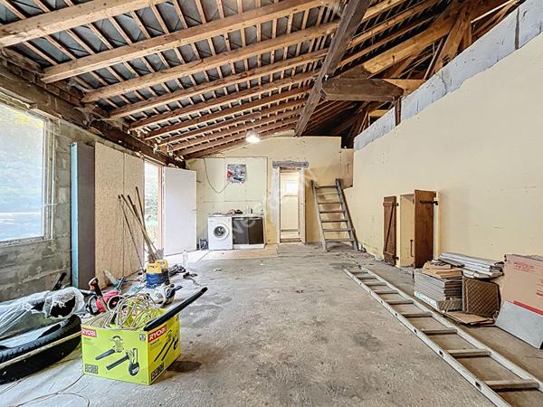 FAVERGES SEYTHENEX _ Maison de 190 m² à rénover avec jardin