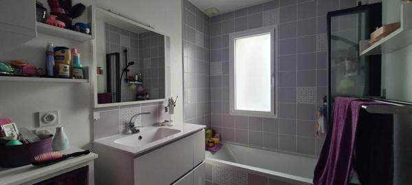 Maison Gorges 5 P . 4 Chs . 103.47 M² . Garage . T 442 M²